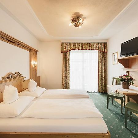 Hotel Hoferwirt นอยชติฟ อิม ชตูไปทัล ภายนอก รูปภาพ