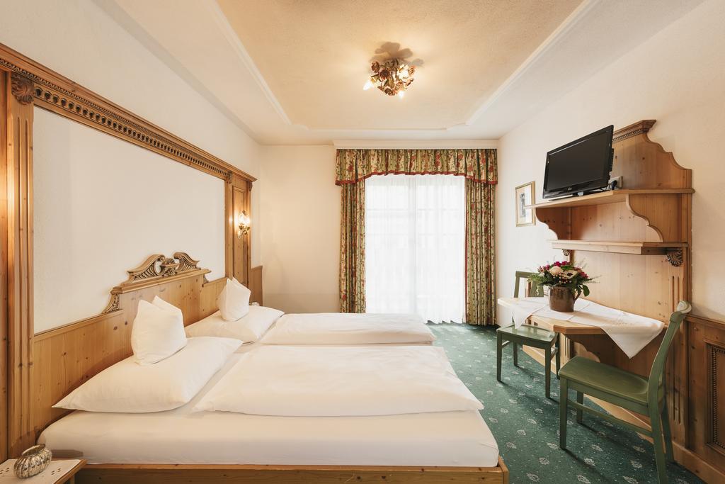 Hotel Hoferwirt นอยชติฟ อิม ชตูไปทัล ภายนอก รูปภาพ