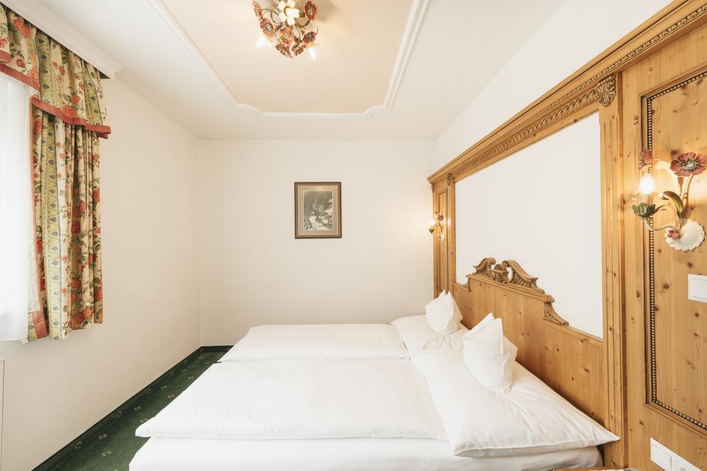 Hotel Hoferwirt นอยชติฟ อิม ชตูไปทัล ภายนอก รูปภาพ